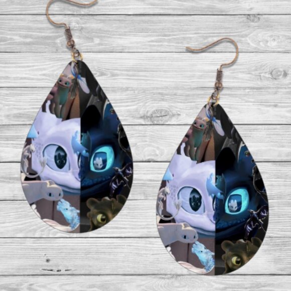 How to Train Your Dragon Earrings - Picture 1 of 1